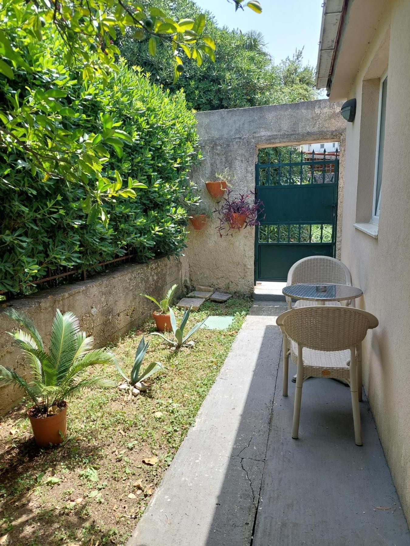 קוטור Garden Apartmant Near Sea חדר תמונה